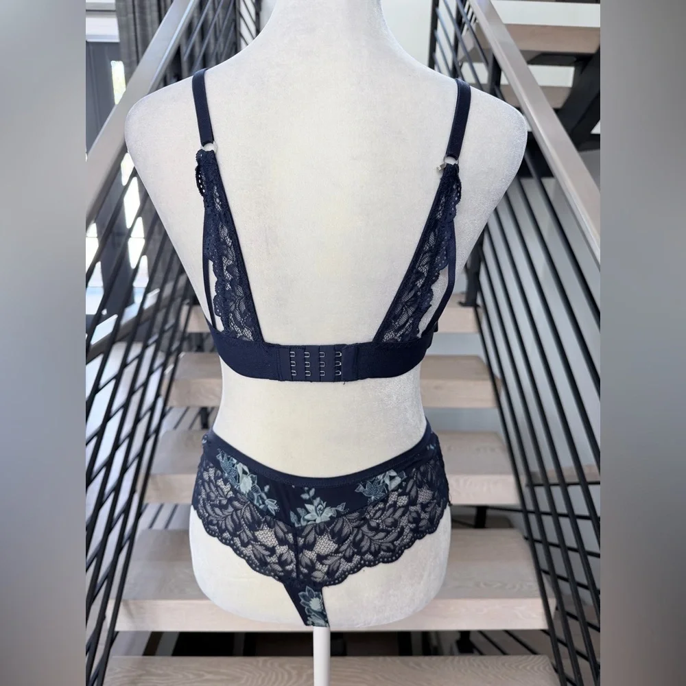 Boho vintage Navy Floral Lace Bralette & Brief Set - Women Intimates size S
